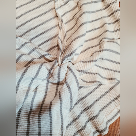 Cry Baby crop top 🦋🍭🍬 - Picture 3 of 5